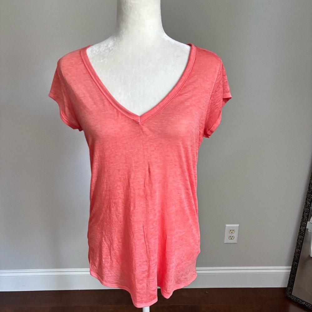 Athleta Coral Breezy Scoop V-Neck Activewear Pullover T-shirt Size Small